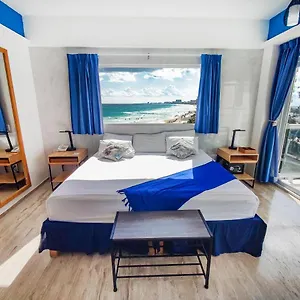 https://splendid-beachfront-panorama-in-nightlife-heart.quintano-roohotels.com
