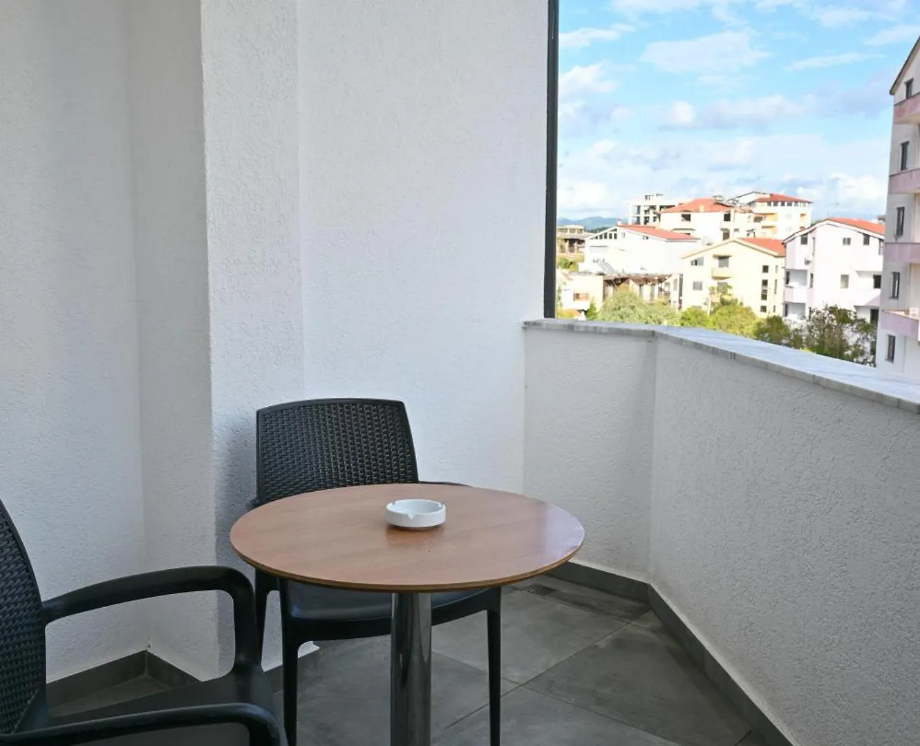 民宿 Monduro Hotel Durrës