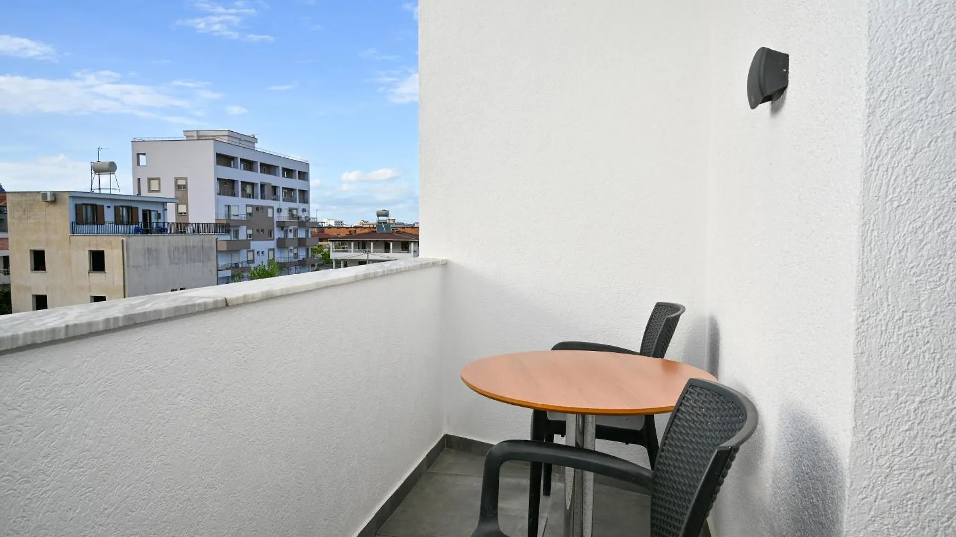 民宿 Monduro Hotel Durrës