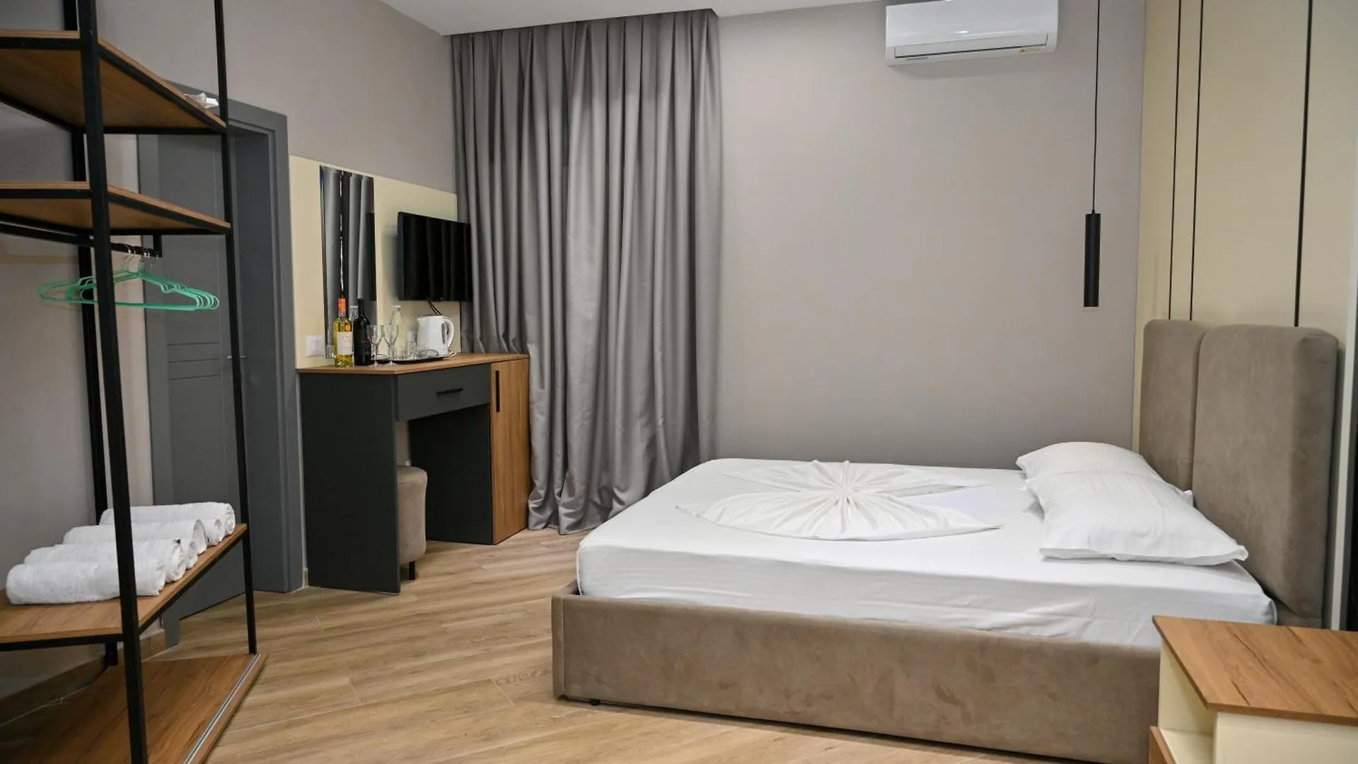 Monduro Hotel Durrës