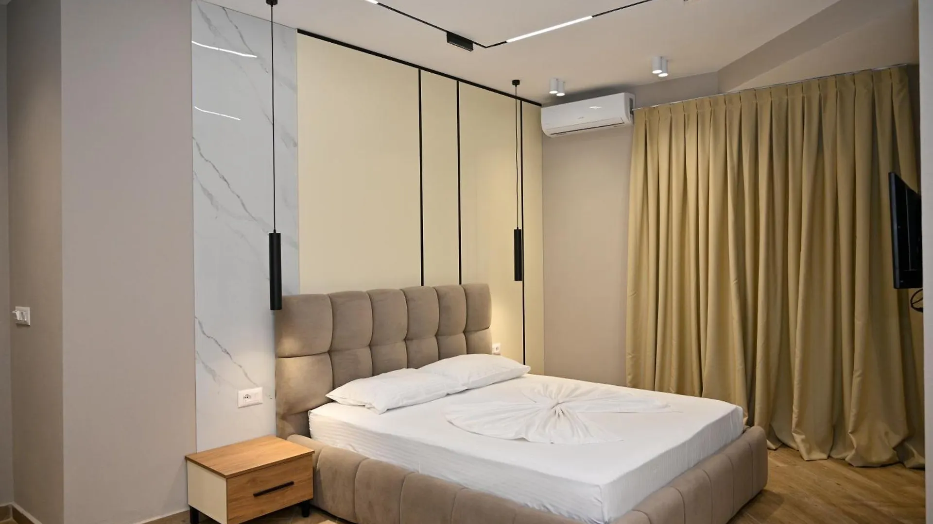 Monduro Hotel Durrës 民宿