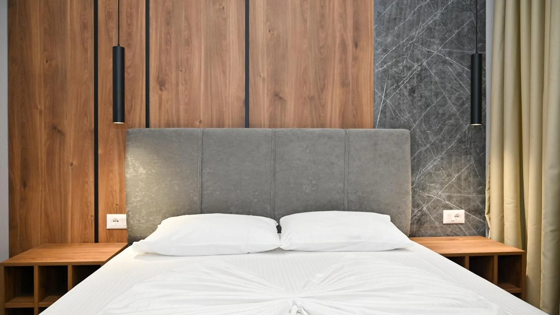 Monduro Hotel Durrës