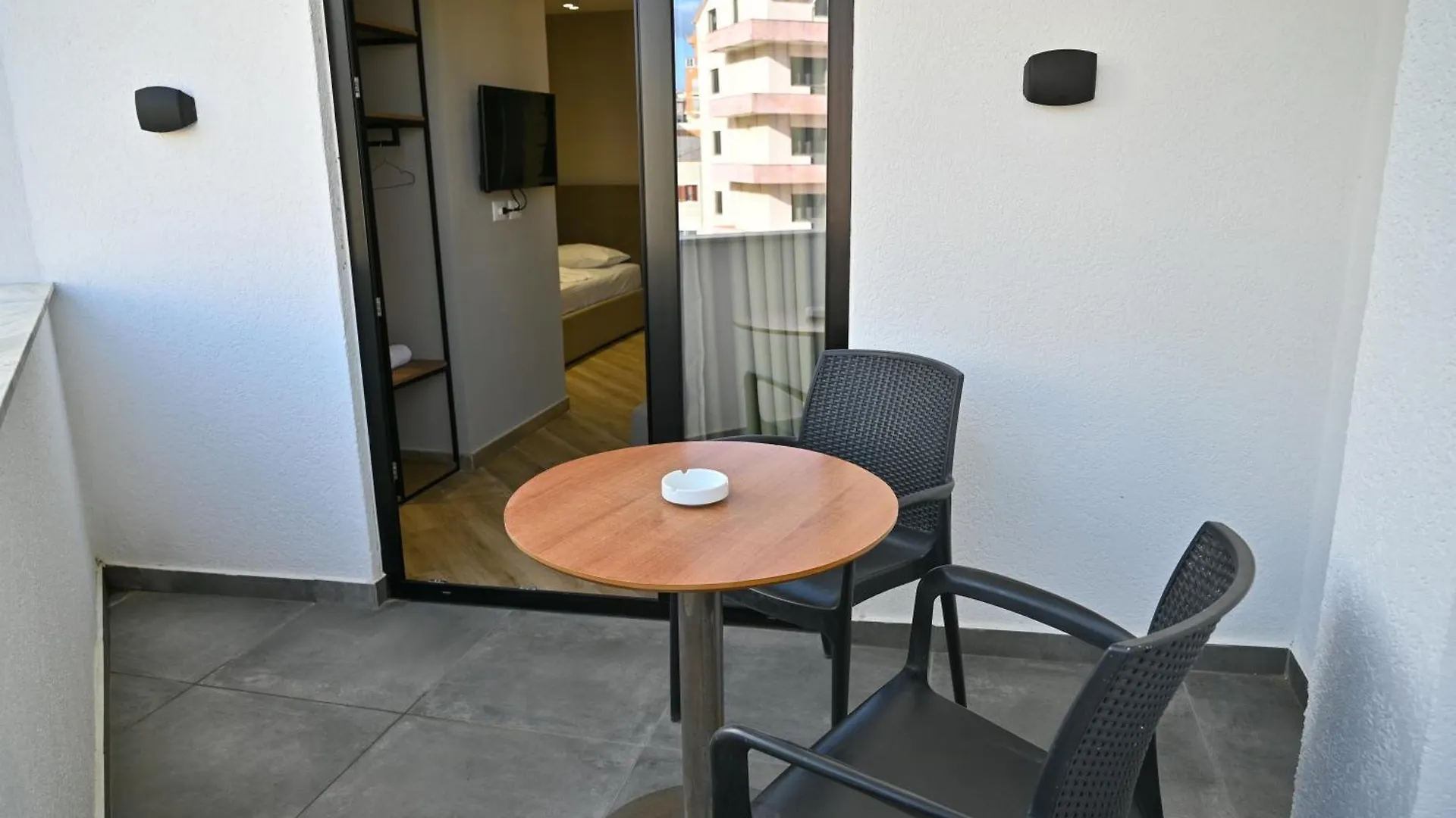 Monduro Hotel Durrës 0*,  Albánia