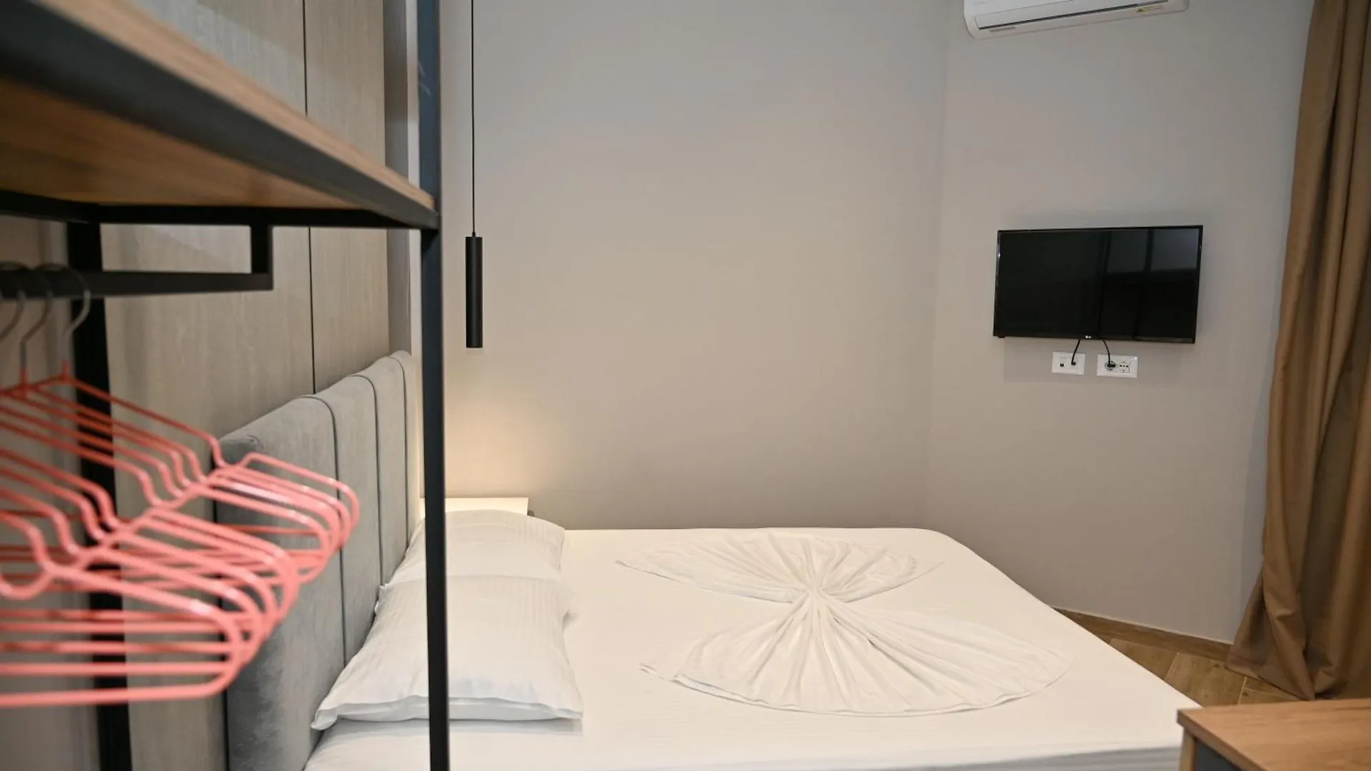 Monduro Hotel Durrës 民宿