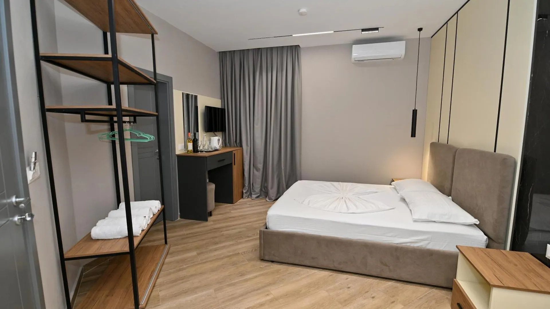 Monduro Hotel Durrës