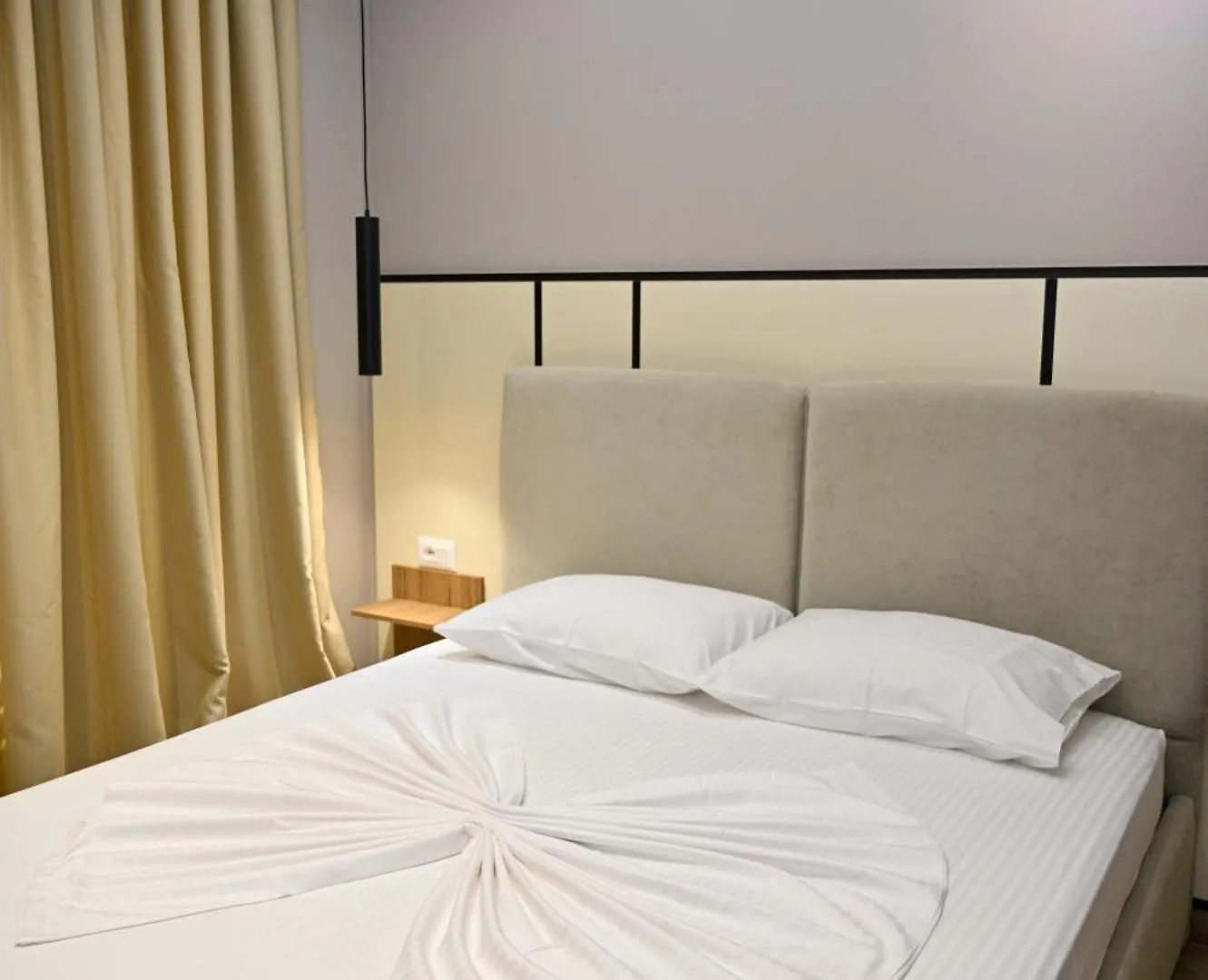 Monduro Hotel Durrës Homestay szállás
