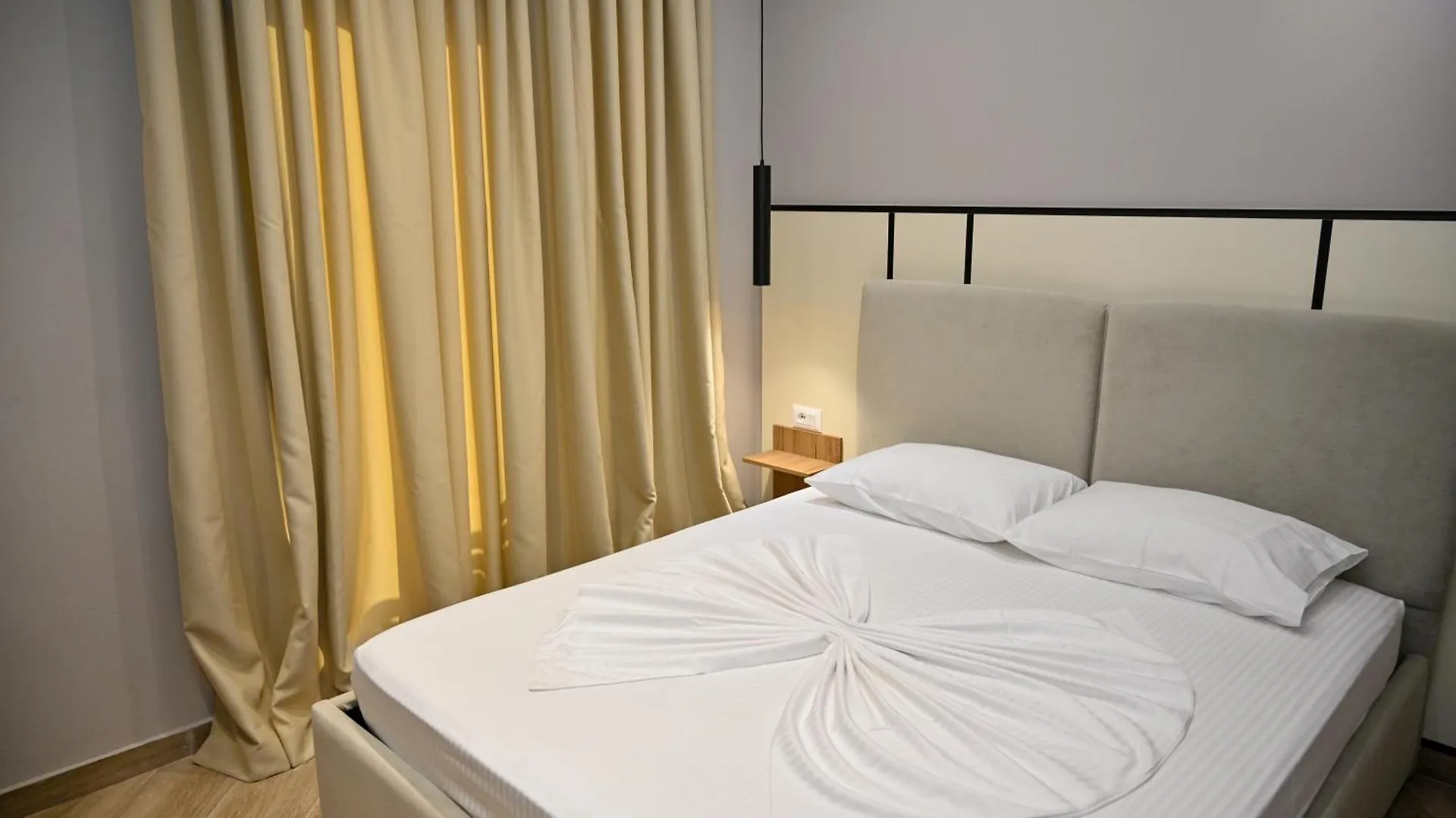 Monduro Hotel Durrës